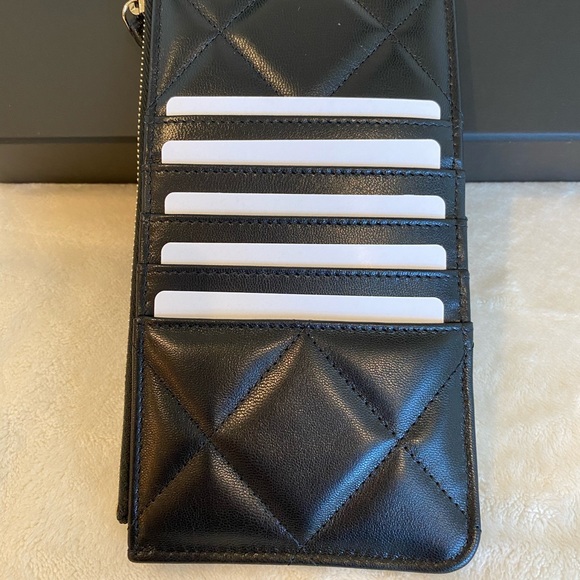 💓Sold💓Chanel 19 phone & card holder wallet - Picture 3 of 12